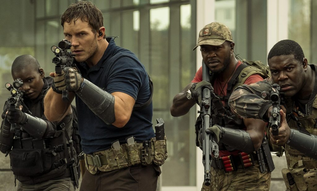 Promotional image from The Tomorrow War with both Chris Pratt and the Beretta 1301